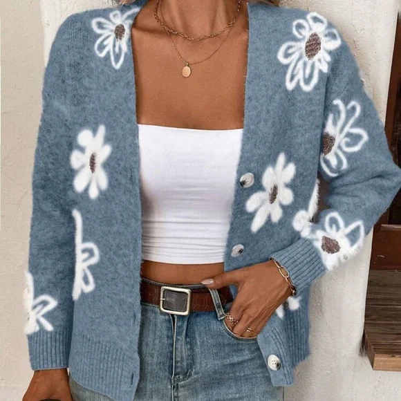 New V neck button down floral cardigan sweater - Picture 2 of 6
